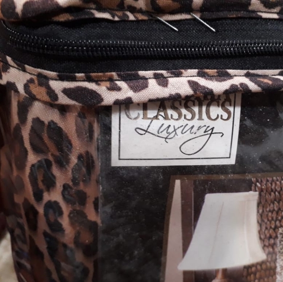 SOLD Luxury leopard print king satin sheet set - Picture 2 of 14